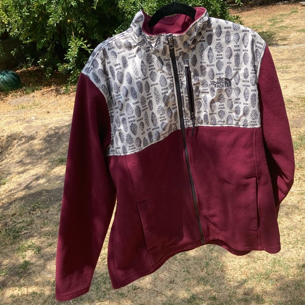 Men’s North Face XL jacket.